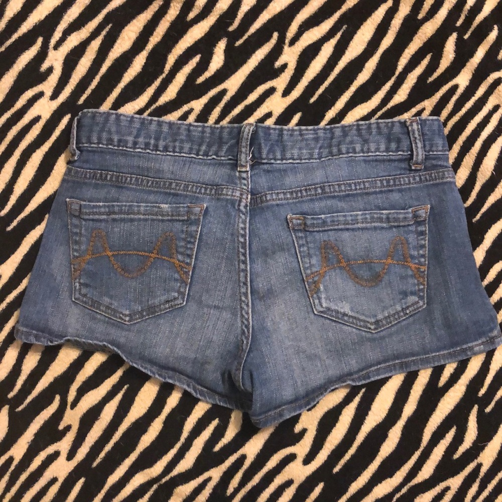 Shorts - Picture 3 of 3